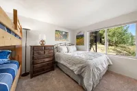 Mt Crested Butte Condo 2BR on Bus Route with Pool and Patio Views - 3-Sterne