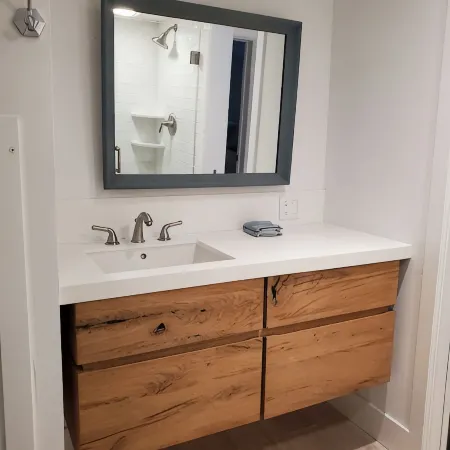 One Bedroom Hamptons Waterfront Cottage