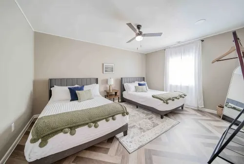 Vineyard Ridge Farmhouse • 3Br • 2BA • Vineyard View • Fire Pit • - 3-Star