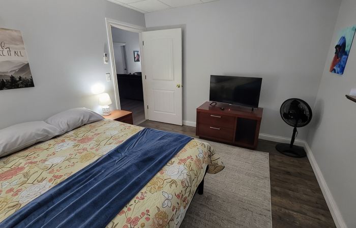 Downtown Tell City Ground floor 1 Bed 1 Bath Wifi 30 minutes to Holiday World
