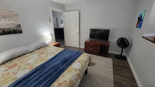 Downtown Tell City Ground floor 1 Bed 1 Bath Wifi 30 minutes to Holiday World - WiFi