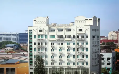 Crown Garden Hotel
