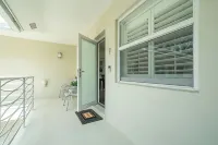 Two Bedroom Boutique Condo 2 Blocks from the Beach and Atlantic Avenue - 2-Sterne