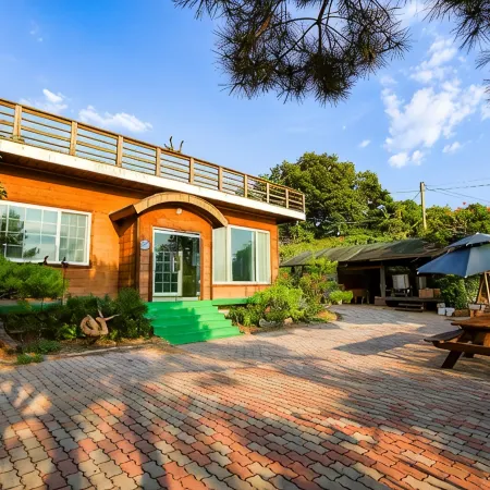 Jecheon Hosu Pension Отели рядом с достопримечательностью «Храм Чонбанса»