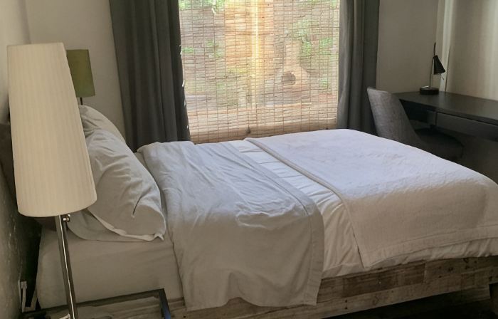 Clean Private Bedroom,Bathroom. Private entrance. Lovely Gated Neighborhood.