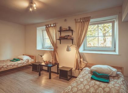 Downtown Forest Hostel & Camping