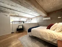 Historic Rogers Milk Plant- Bike, Shop, & Eat - مطابخ