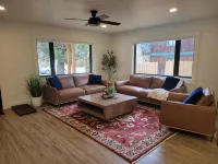 Remodeled historical cottage in the heart of downtown McCall Idaho. - Chalets