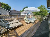 Great 3-bedroom House close to town and beaches, in Manistee , deck, WiFi and AC - 3-Star