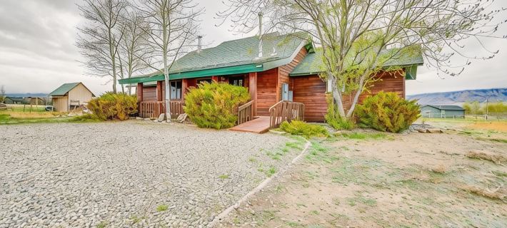 Cody retreat with a view and hot tub Hotels in Park County