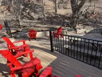 2024 Remodeled Creekside Cabin Steps to Downtown Manitou Springs Lic#9244 - Hytter