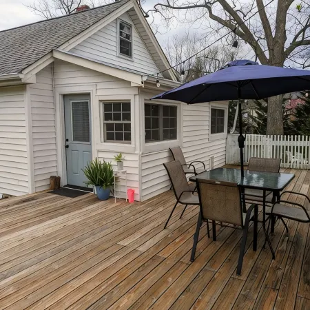 The Olde Springhouse cottage in downtown Abingdon