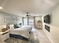 REMODELED 3 BEDROOM 2.5 BA. HOME ACROSS FROM PRIVATE BEACH OR WALK TO DOG BEACH! - WiFi