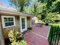 Charming, newly renovated house, a few steps from bike path. - 3-Star