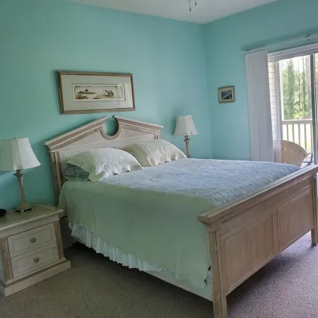 Salty Livin & Golf Retreat. Your Relaxing, Stress Free Vacation Awaits You!!