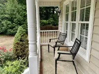 Fully Remodeled Home w/Fenced Private Backyard - Homestays