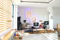 Jecheon Tourist Farm Hanok Stay - مسبح