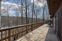 ★Cabin: Pet/Family Friendly, Hot Tub, Large Deck★ - Alphydda