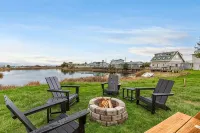 Whidbey Waterfront Retreat- Fireplace - Steps to Beach - Bird Watching - Wi-Fi