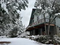 Quiet Luxury-Tall Pines-3 Bedroom-2.5Acres-Sleeps 15-Swim & Fish 5Mins to Creek! - 4 stjerner