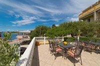 Captain's Club - Guest houses