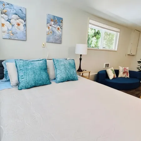 Cozy 1BR w/ Garden Oasis and Free Parking Hotels in Bothell