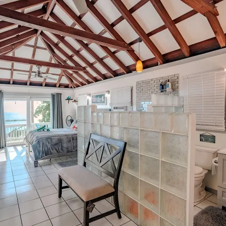 5 bedroom Villa, Pool side Villa, and De Bunk house with Pool, Sleeps 1-8