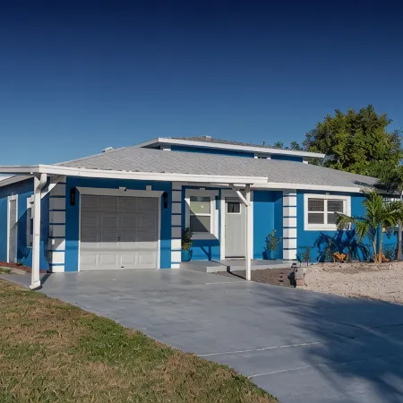 Waterfront 5Br Luxury Home – Pool, Spa, Boat Lift, Putting Green, Fire Pit