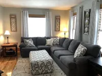 Updated Village Victorian on Ski Shuttle, walk to all amenties in town! - 4-Star