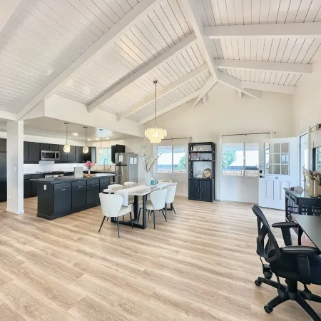 Modern Ocean View · Kings · Spacious · Porch · ACs