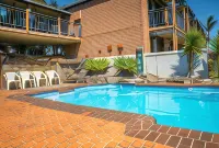 Town Beach Motor Inn Port Macquarie - Kitchens