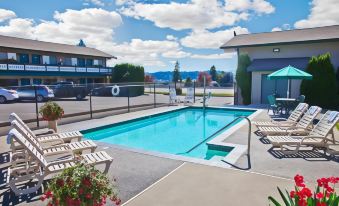 Poulsbo Inn & Suites