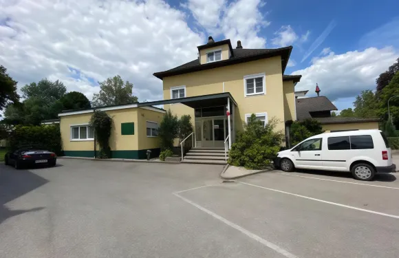 松雞聯排別墅酒店