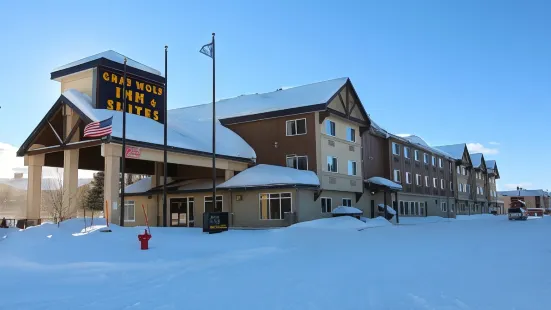 Gray Wolf Inn & Suites