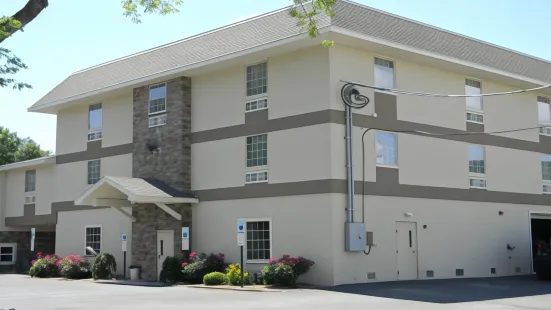 Gamble Farm Inn and Suites