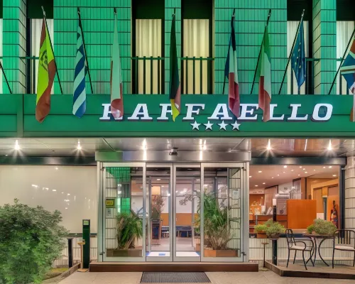 Hotel Raffaello Hotels near Monte Stella