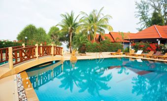 Lanta Palm Beach Resort , Beach Front Bungalow - Koh Lanta