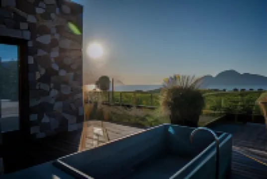 卡斯特拉羅莊園酒莊及度假村