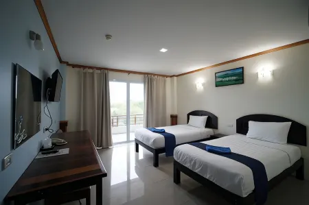 Sea Mountain Khanom Hotel