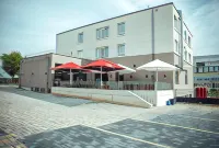 Hotel Central Vis a Vis Hotels in Nieder-Olm