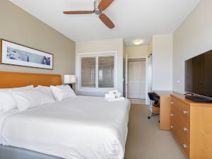 Resort Rooms on Gunnamatta Avenue