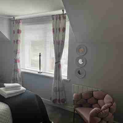 The Sandgate New Immaculate 1-bed Apartment in Ayr Rooms