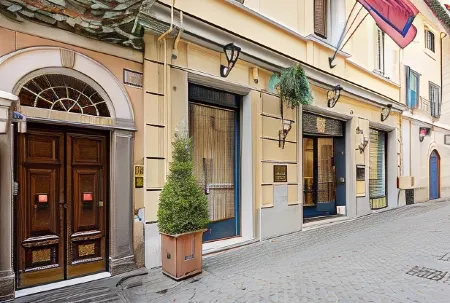 菲奧裡馬里奧套房飯店