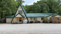 Hickory Hollow Resort Hotels in Tom Township