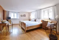 Gentner Hotel garni Hotels in Gnotzheim
