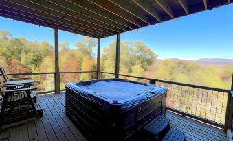 Lazy Bear Lodge 5 Bedroom Cabin by RedAwning