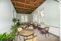 Logis Hotel du Parc Hotels in Pont-a-Mousson