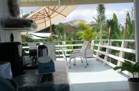 Hale-Hoola B & B Hotels near Hawaiʻi Volcanoes National Park