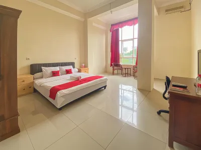 RedDoor Near Universitas Merdeka Malang 2 Hotels in Pisang Candi