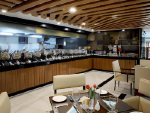 Avari Xpress Hotel - Multan Hotels in Multan